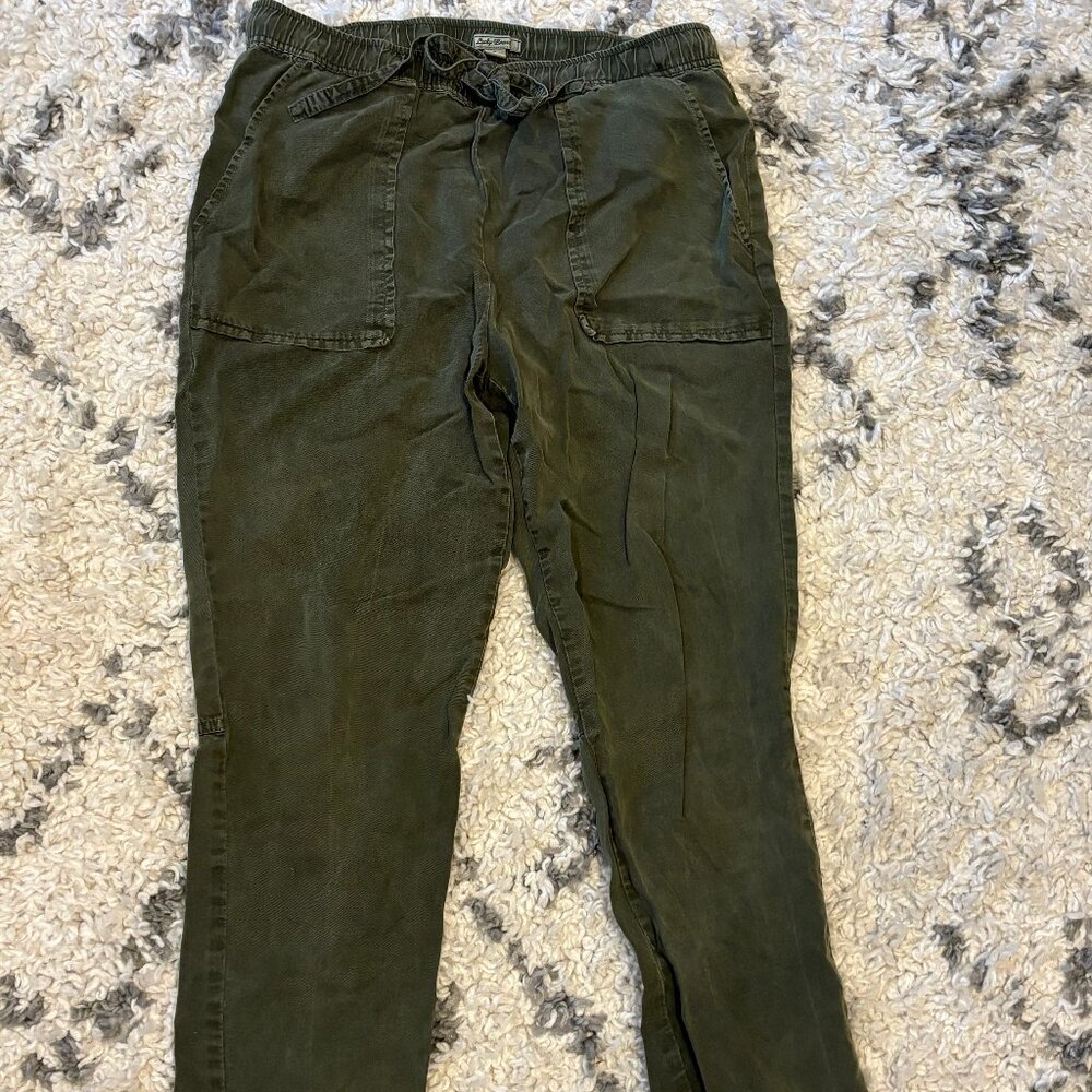 Lucky Brand Women's Jogger Pants in Olive Green